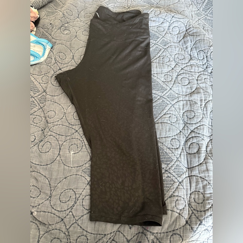 Old Navy Black Capris 3x